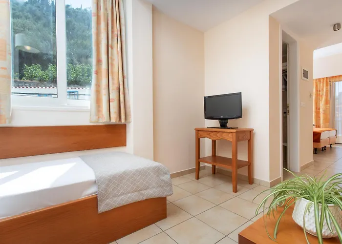 Pantheon 3* غيتيو